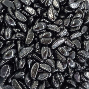 Black Glass Cashew – Bold and Timeless Decorative Accent
