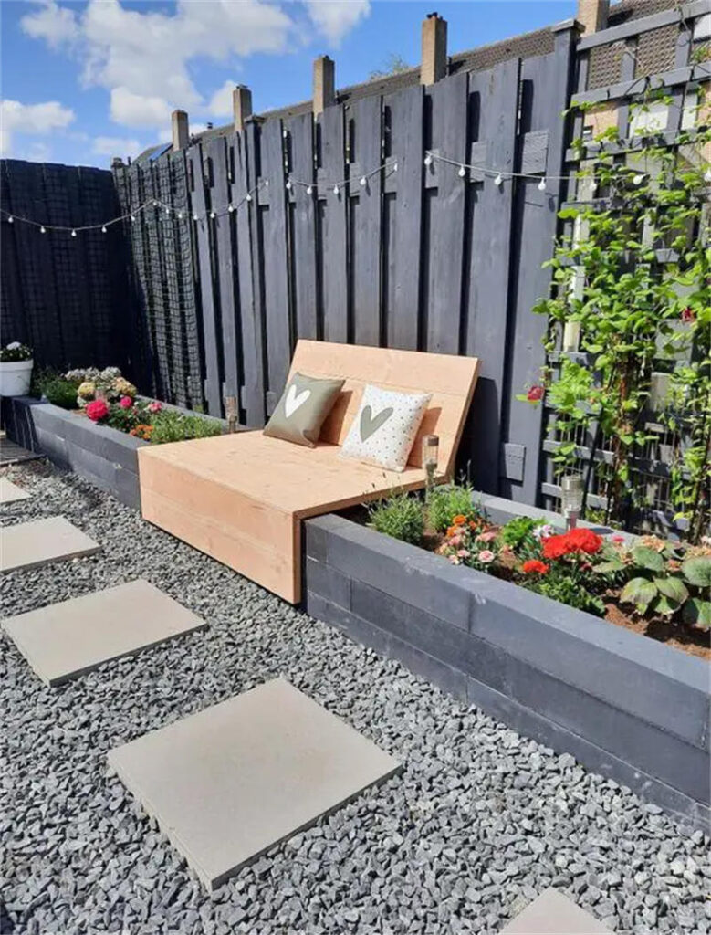 Black Gravels – Durable Crushed Stone for Landscaping & Decorative Use