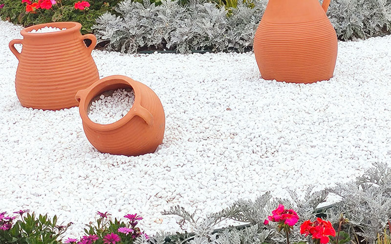 Snow White Pebbles Manufacturer - White Stones for Garden