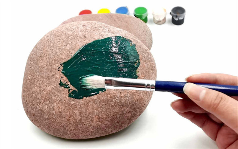 Smooth red pebble stone suitable for painting and handmade decoration